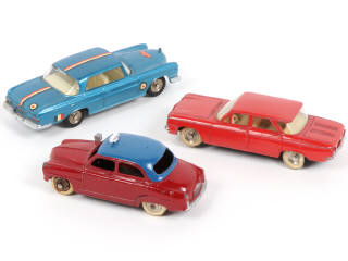 Lot 417 - DINKY TOYS (FRANCE) (3)