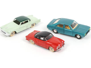 Lot 416 - DINKY TOYS (FRANCE) (3)