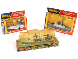 Lot 322 - DINKY TOYS (GB) (3)