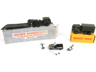 Lot 424 - DINKY TOYS (FRANCE) (3)