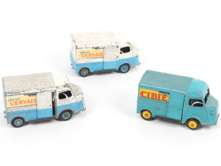 Lot 420 - DINKY TOYS (FRANCE) (3)