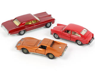 Lot 332 - DINKY TOYS (GB) (3)