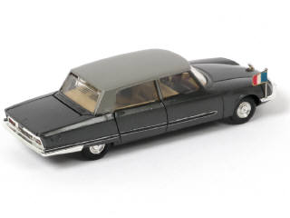 Lot 373 - DINKY TOYS (FRANCE) (1)