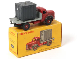 Lot 382 - DINKY TOYS (FRANCE) (1)