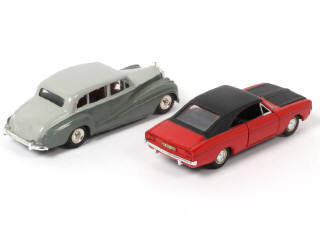 Lot 390 - DINKY TOYS (FRANCE) (2)