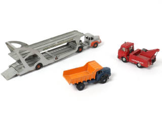 Lot 422 - DINKY TOYS (FRANCE) (3)