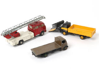 Lot 340 - DINKY TOYS (GB) (3)