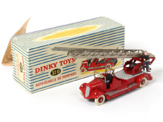 Lot 386 - DINKY TOYS (FRANCE) (1)
