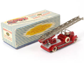 Lot 386 - DINKY TOYS (FRANCE) (1)