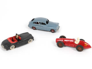 Lot 415 - DINKY TOYS (FRANCE) (3)