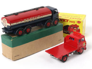 Lot 314 - DINKY TOYS (GB) (2)