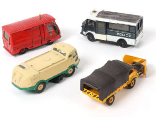 Lot 428 - DINKY TOYS (FRANCE) (4)
