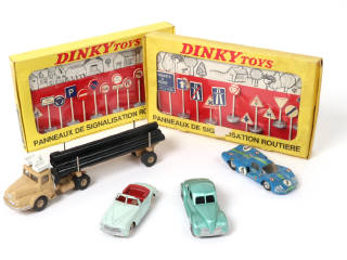 Lot 432 - DINKY TOYS (FRANCE) (6)