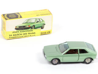 Lot 378 - DINKY TOYS (FRANCE) (1)