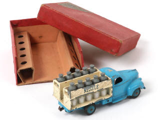 Lot 381 - DINKY TOYS (FRANCE) (1)