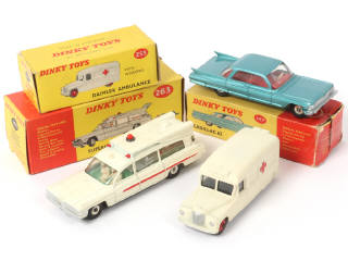 Lot 335 - DINKY TOYS (GB) (3)