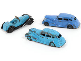 Lot 330 - DINKY TOYS (GB) (3)