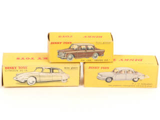 Lot 334 - DINKY TOYS (FRANCE) (3)