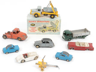 Lot 395 - DINKY TOYS (FRANCE) (9)