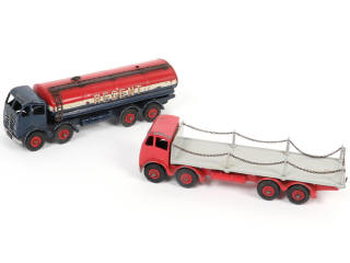 Lot 300 - DINKY TOYS (GB) (2)