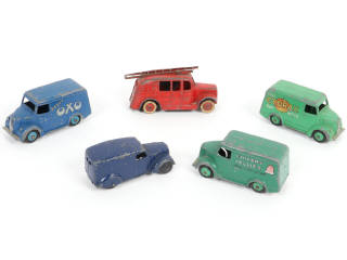 Lot 320 - DINKY TOYS (GB) (5)