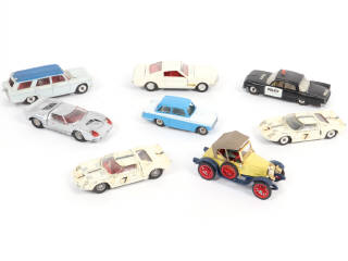 Lot 323 - DINKY TOYS (GB) (8)