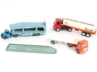 Lot 312 - DINKY TOYS (GB) (3)