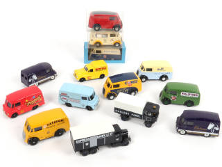 Lot 83 - DIVERS (14)