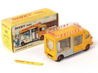 Lot 373 - DINKY TOYS (FRANCE) (1)