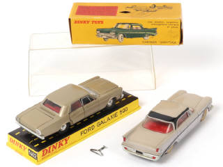 Lot 391 - DINKY TOYS (FRANCE) (2)