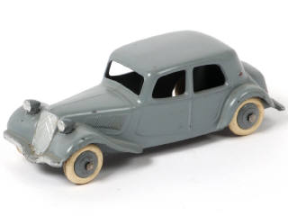 Lot 335 - DINKY TOYS (FRANCE) (1)