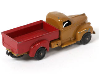 Lot 369 - DINKY TOYS (FRANCE) (1)