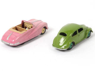 Lot 291 - DINKY TOYS (GB) (2)