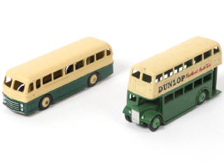 Lot 303 - DINKY TOYS (GB) (2)