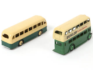 Lot 303 - DINKY TOYS (GB) (2)
