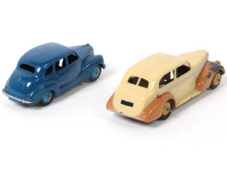 Lot 287 - DINKY TOYS (GB) (2)
