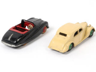 Lot 289 - DINKY TOYS (GB) (2)