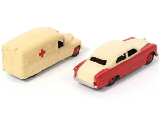 Lot 294 - DINKY TOYS (GB) (2)