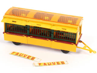 Lot 372 - DINKY TOYS (FRANCE) (1)