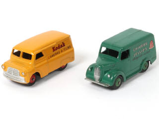 Lot 298 - DINKY TOYS (GB) (2)