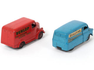 Lot 296 - DINKY TOYS (GB) (2)