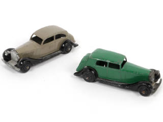 Lot 286 - DINKY TOYS (GB) (2)