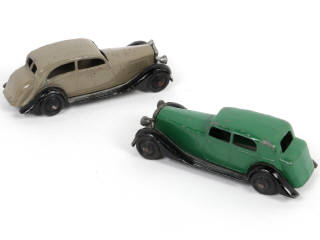 Lot 286 - DINKY TOYS (GB) (2)