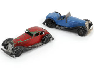 Lot 285 - DINKY TOYS (GB) (2)