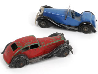 Lot 285 - DINKY TOYS (GB) (2)