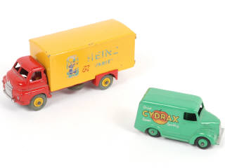 Lot 299 - DINKY TOYS (GB) (2)