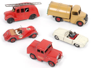 Lot 317 - DINKY TOYS (GB) (5)
