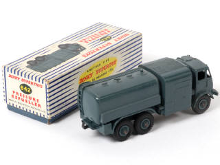 Lot 280 - DINKY TOYS (GB) (1)
