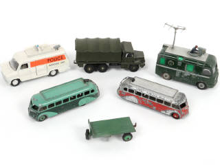 Lot 329 - DINKY TOYS (6)
