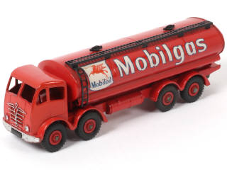 Lot 270 - DINKY TOYS (GB) (1)